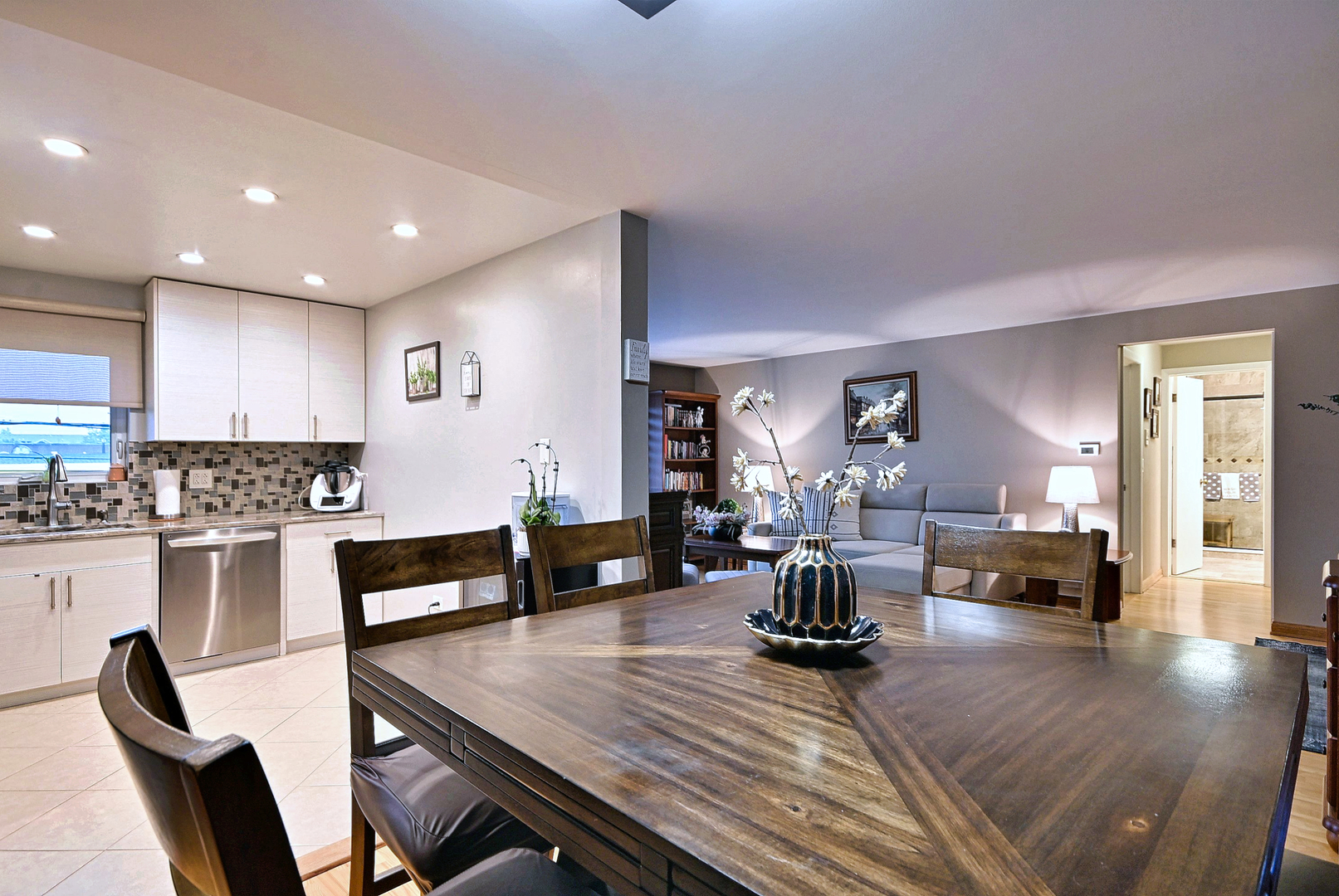 2 North Dee Road, Unit 203 Park Ridge, IL 60068 - Photo 15 of 29 Gallery Image 15