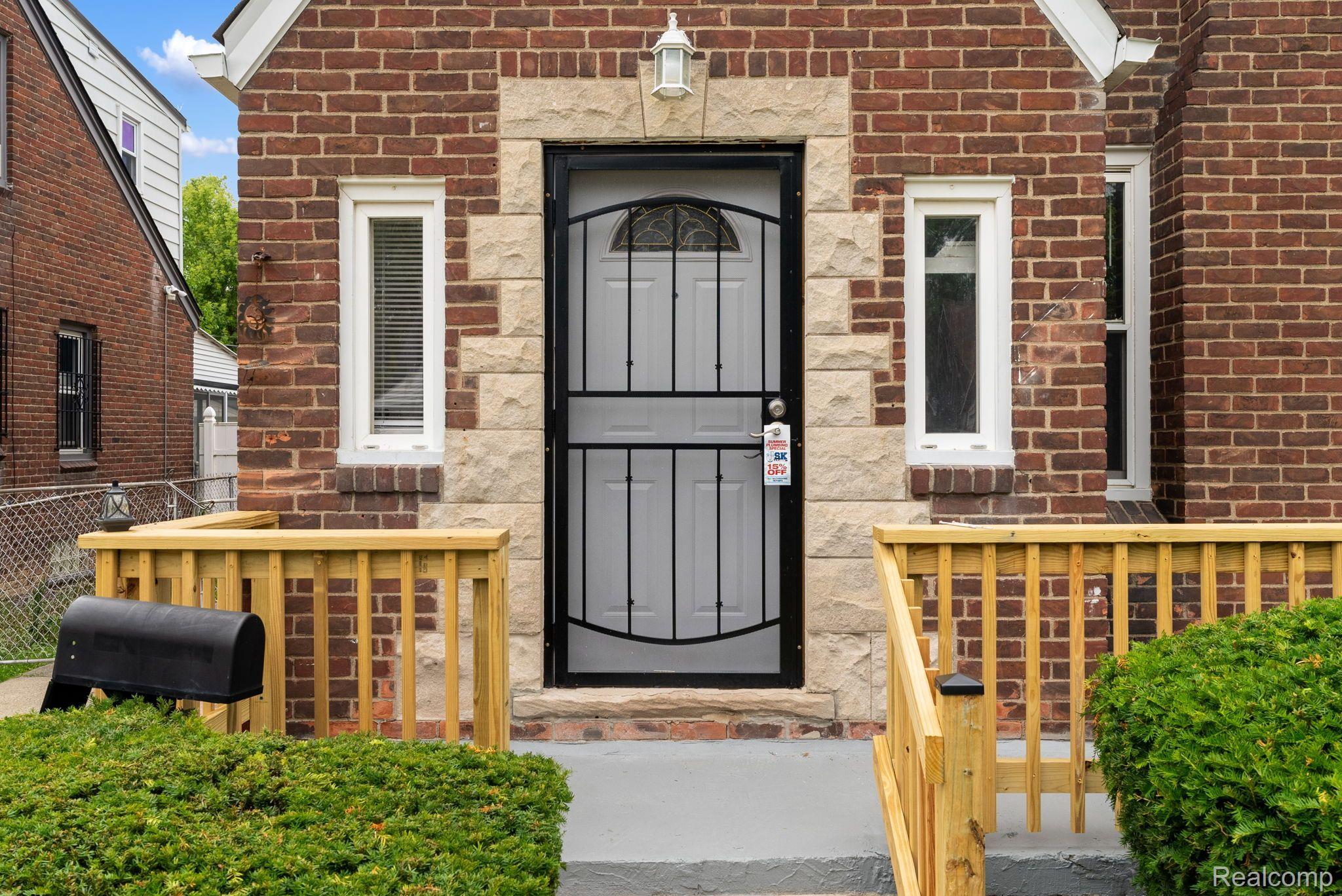 10707 Balfour Road Detroit, MI 48224 - Photo 3 of 36 Gallery Image 3