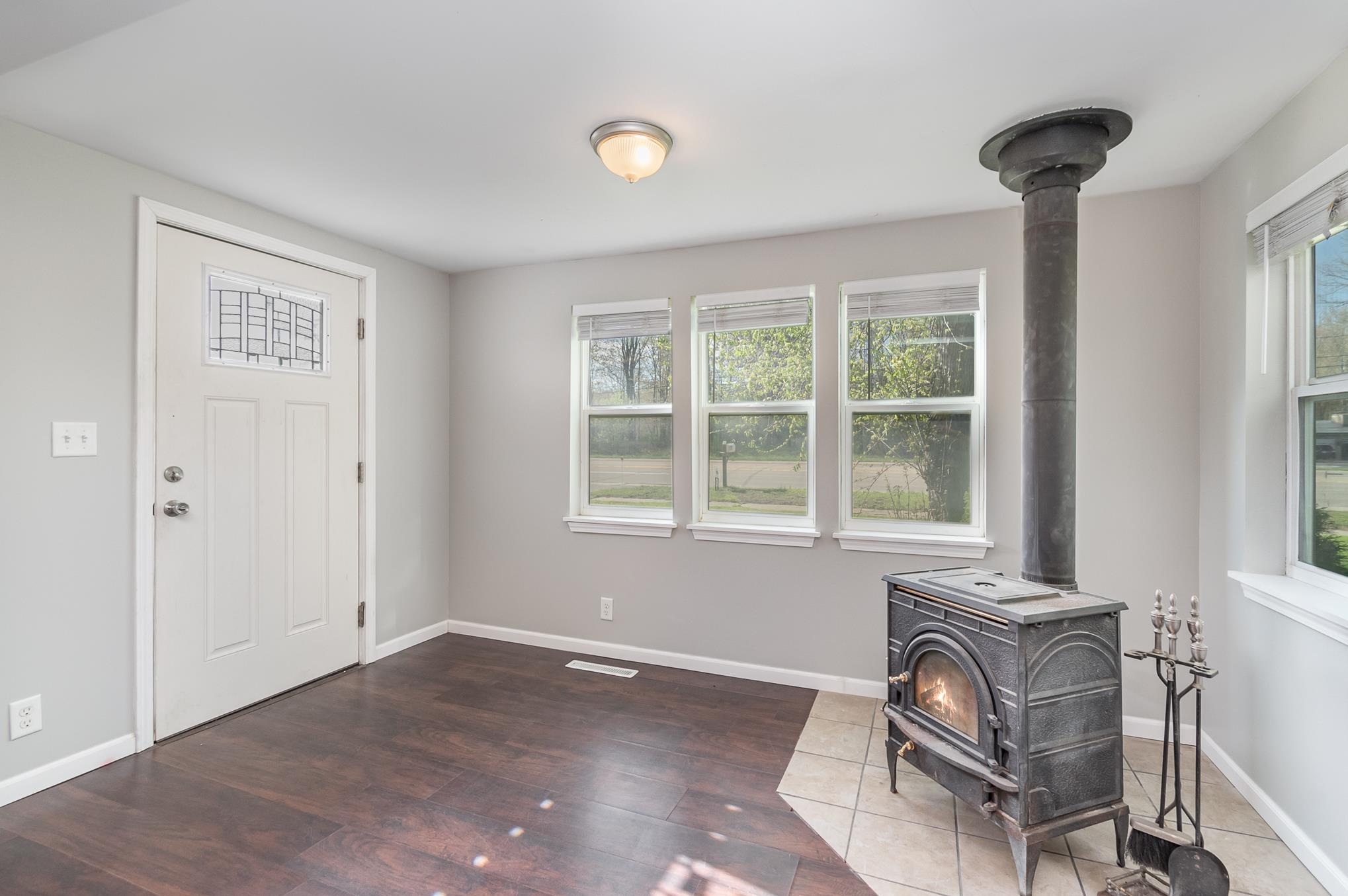 173 East Isabella Road Midland, MI 48640 - Photo 4 of 27