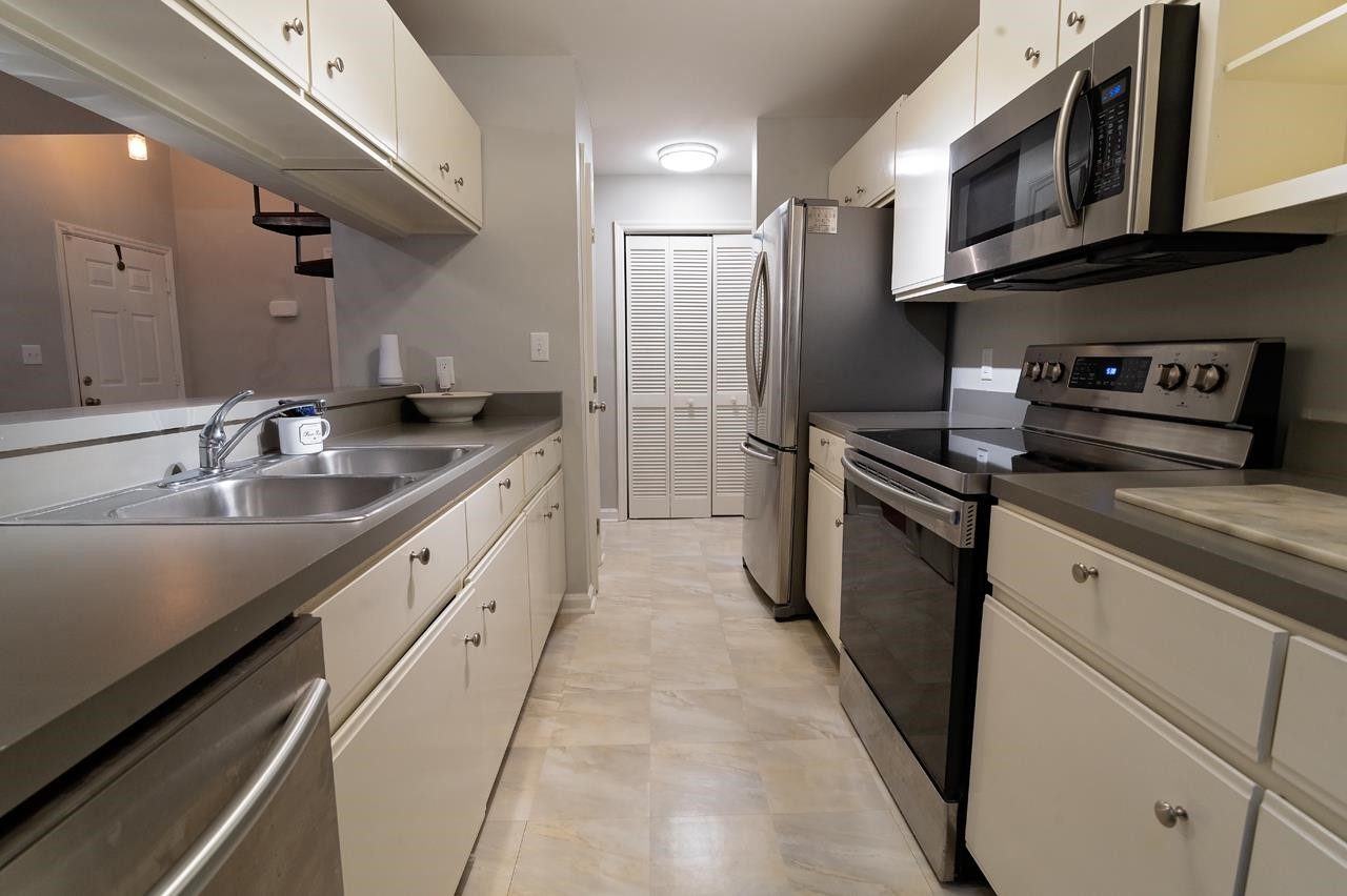 6151 Summer Pointe Place, Unit 303 Raleigh, NC 27606 - Photo 10 of 15 Photo 10
