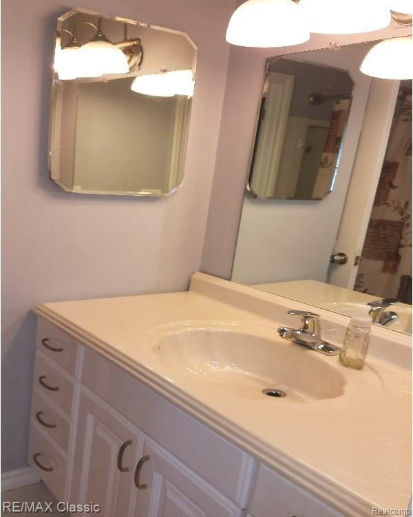 42347 Park Ridge Road Novi, MI 48375 - Photo 16 of 33