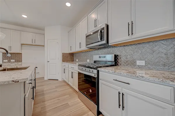 $2,095 | 1308 Tan Gable Lane, Katy, TX 77493