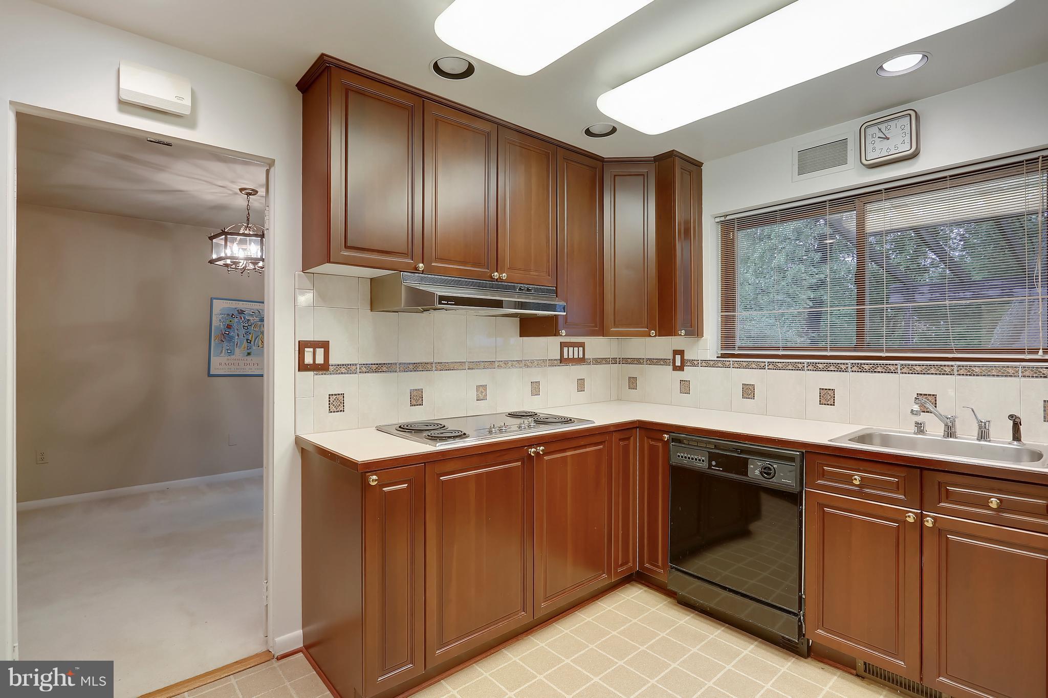 11501 Monticello Avenue Silver Spring, MD 20902 - Photo 11 of 30 Kitchen