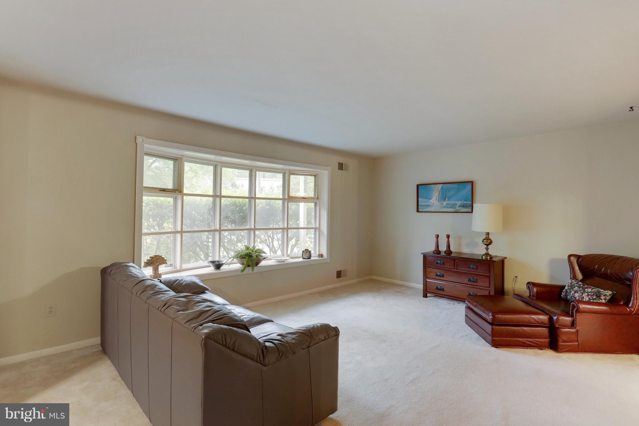 11501 Monticello Avenue Silver Spring, MD 20902 - Photo 6 of 30 Living Room