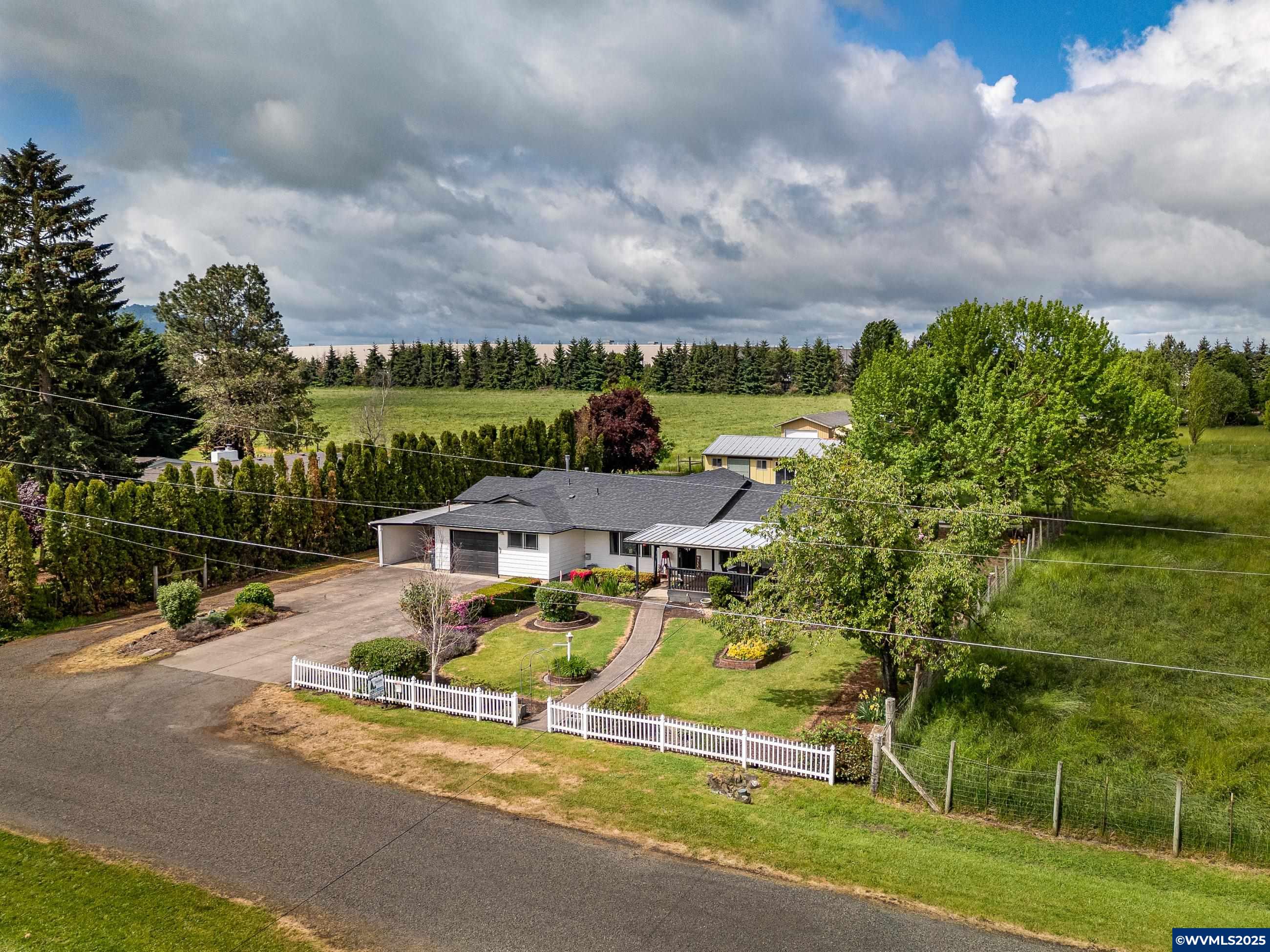 33510 Millview Way Lebanon, OR 97355 - Photo 30 of 36 Gallery Image 30