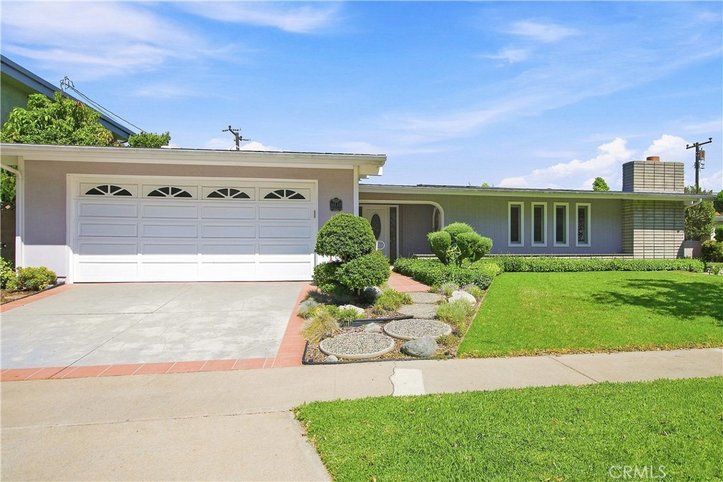 11232 Pemberton Road Los Alamitos, CA 90720 - Photo 1 of 31 Front exterior