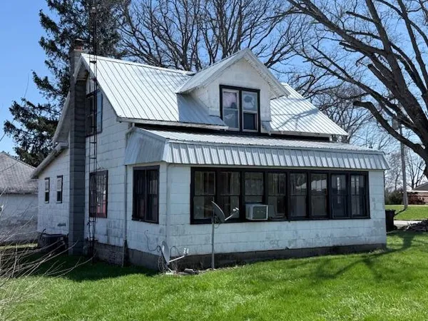 $69,900 | 325 South Main Street, Montgomery, MI 49255