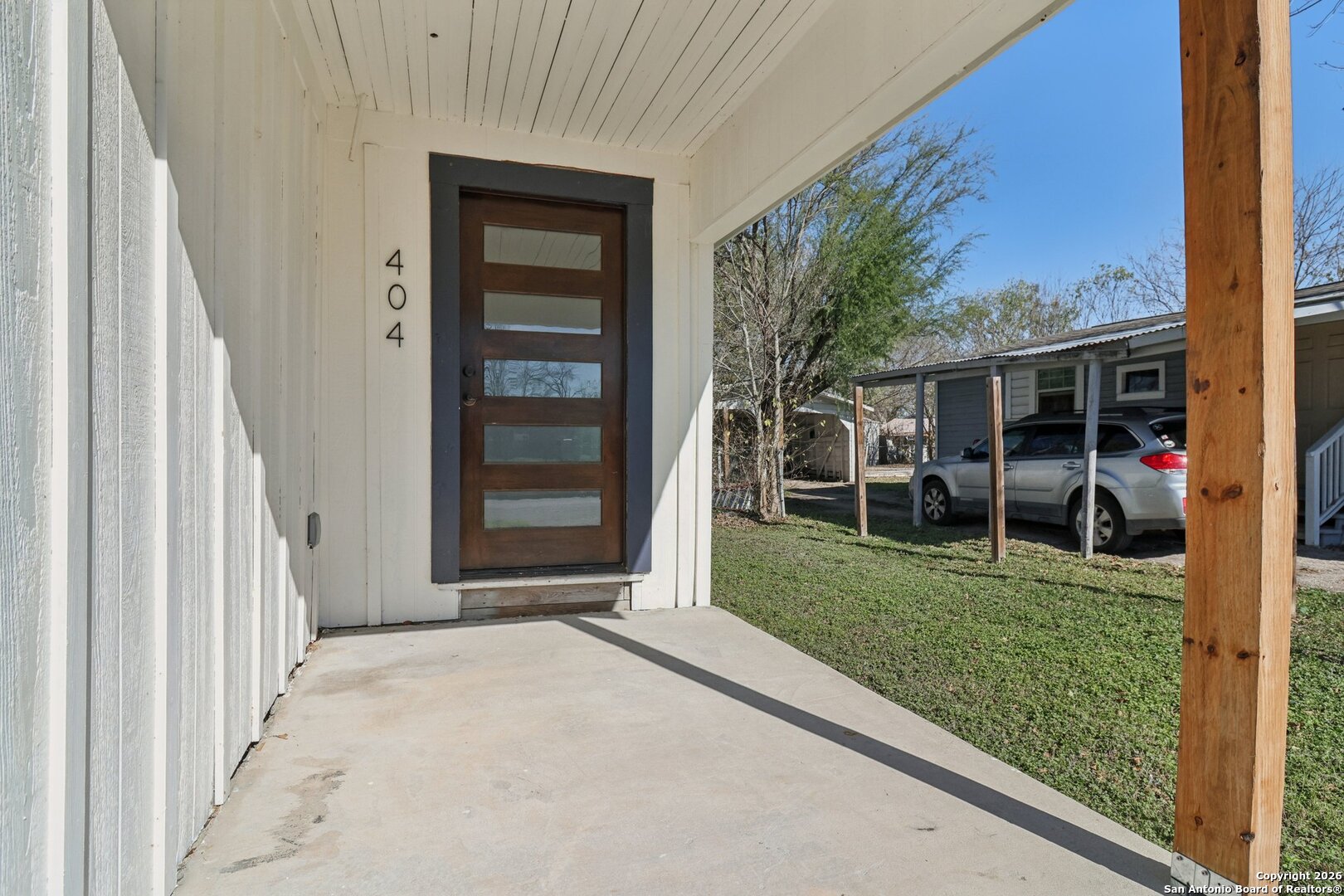 404 Harper Street Seguin, TX 78155 - Photo 4 of 34
