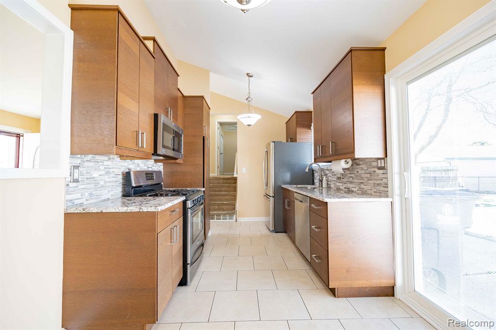 1286 South Henry Ruff Road Westland, MI 48186 - Photo 13 of 36