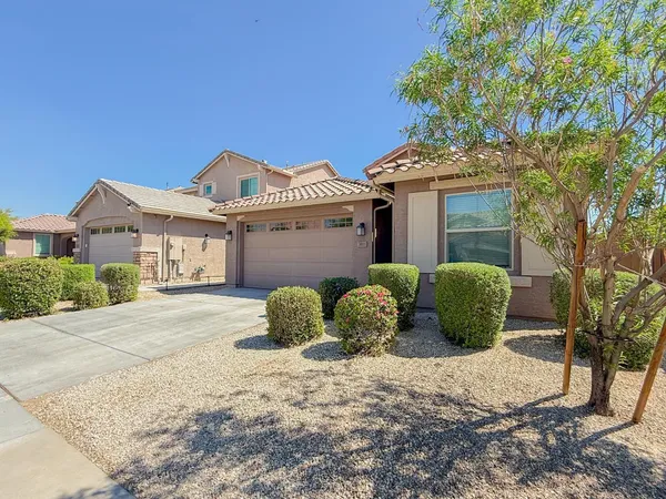 $2,500 | 3811 South 64th Drive, Phoenix, AZ 85043