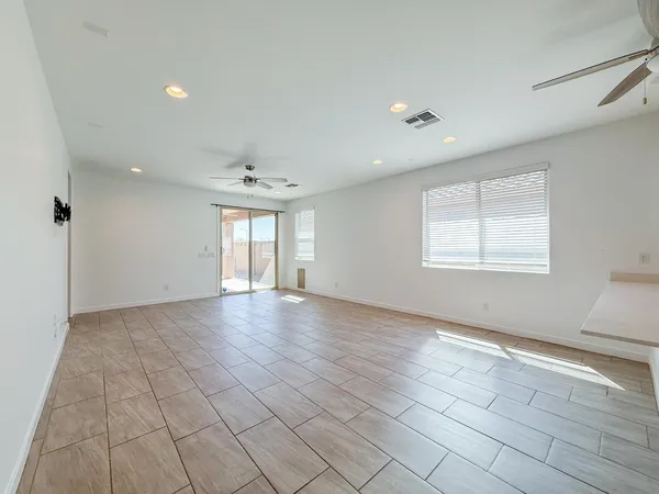$2,500 | 3811 South 64th Drive, Phoenix, AZ 85043