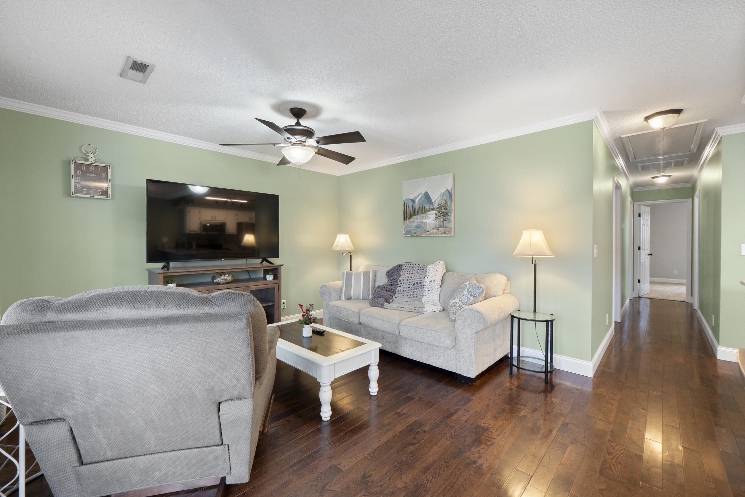 797 Kings Row Cohutta, GA 30710 - Photo 6 of 31 Living Room
