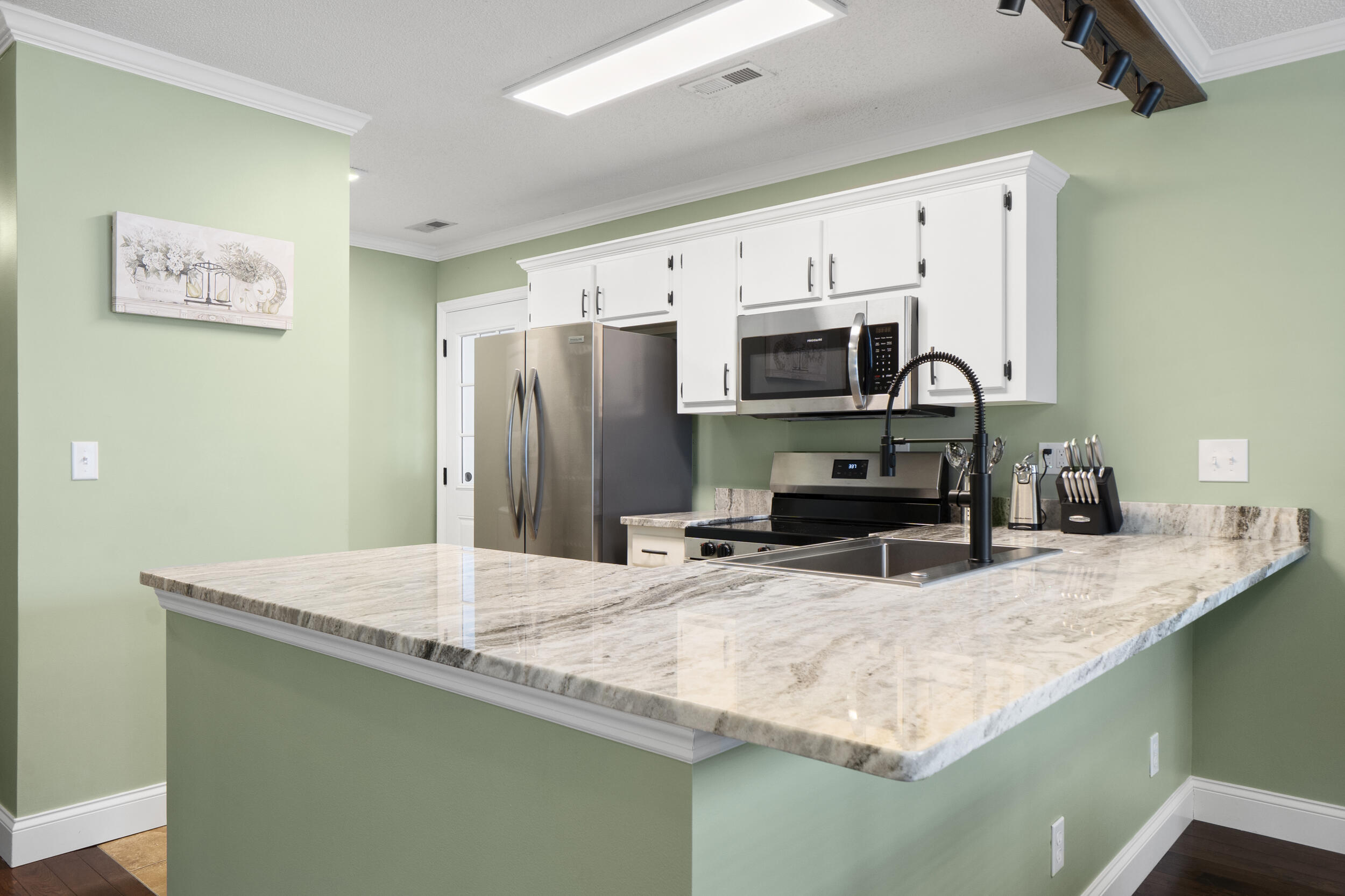 797 Kings Row Cohutta, GA 30710 - Photo 8 of 31 Remodeled Kitchen