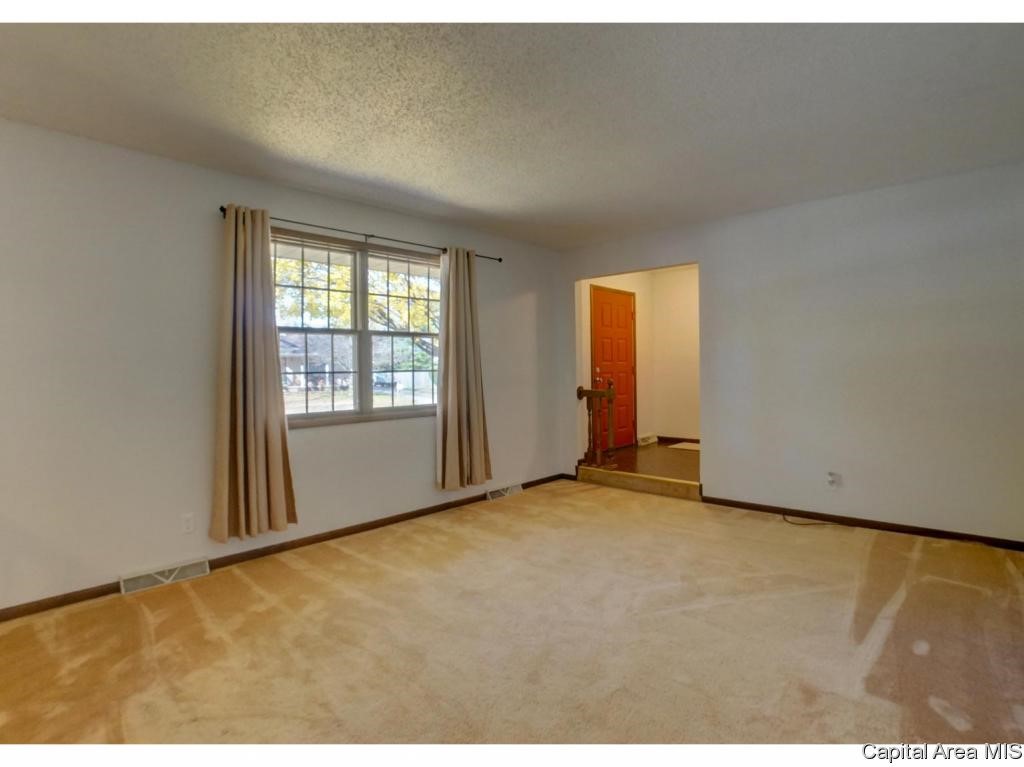 36 Roundtable Road Springfield, IL 62704 - Photo 9 of 30