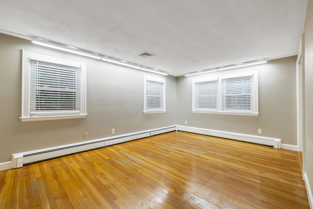 22 Bracebridge Road Newton, MA 02459 - Photo 19 of 39
