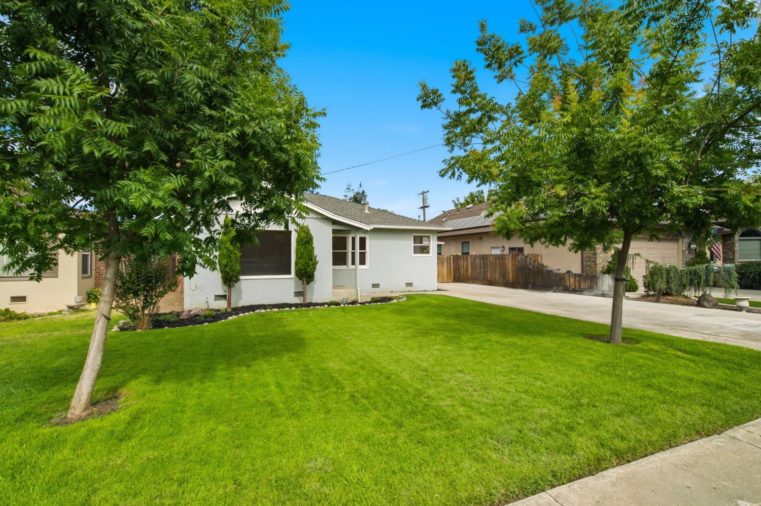 347 Vera Avenue Ripon, CA 95366 - Photo 2 of 35