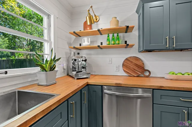 $330,000 | 331 South Fairfax Drive, Baton Rouge, LA 70806