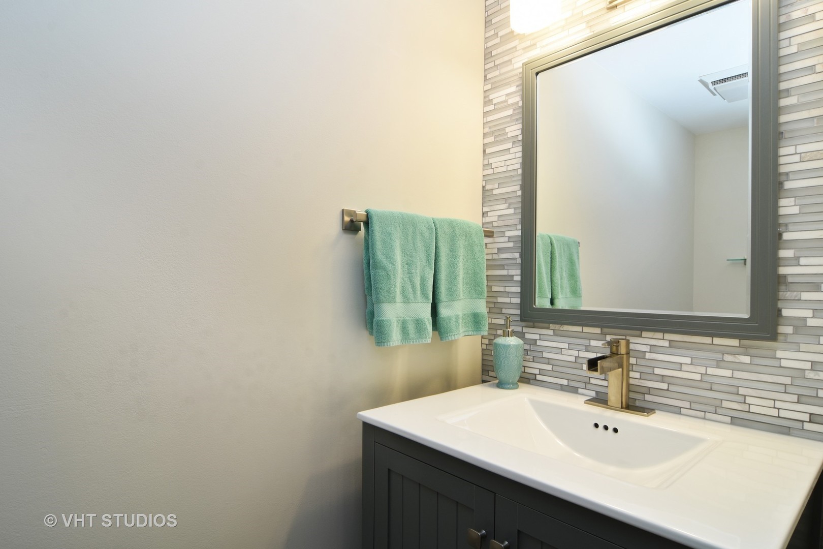 954 Ridgefield Lane, Unit 954 Wheeling, IL 60090 - Photo 6 of 10
