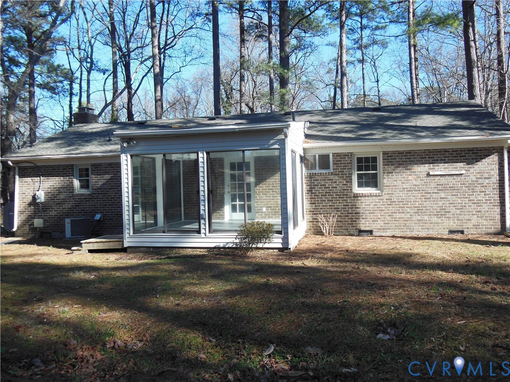 2040 Warrior Trail Chesterfield, VA 23236 - Photo 4 of 26 Rear view with Sun Room
