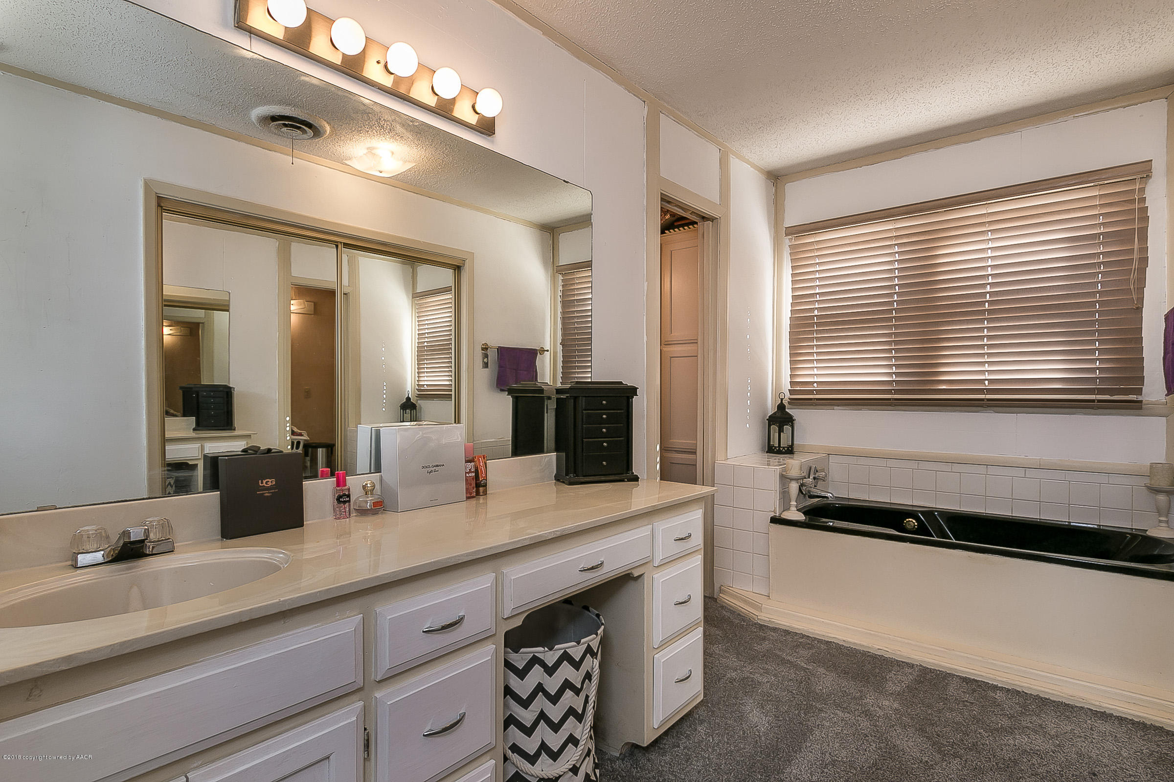5103 Crockett Street Amarillo, TX 79110 - Photo 10 of 17 010_Bathroom 1