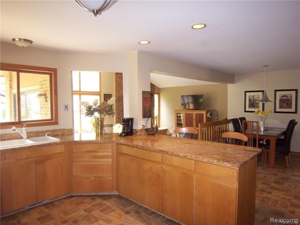 1900 Lenomar Court Rochester Hills, MI 48309 - Photo 6 of 12