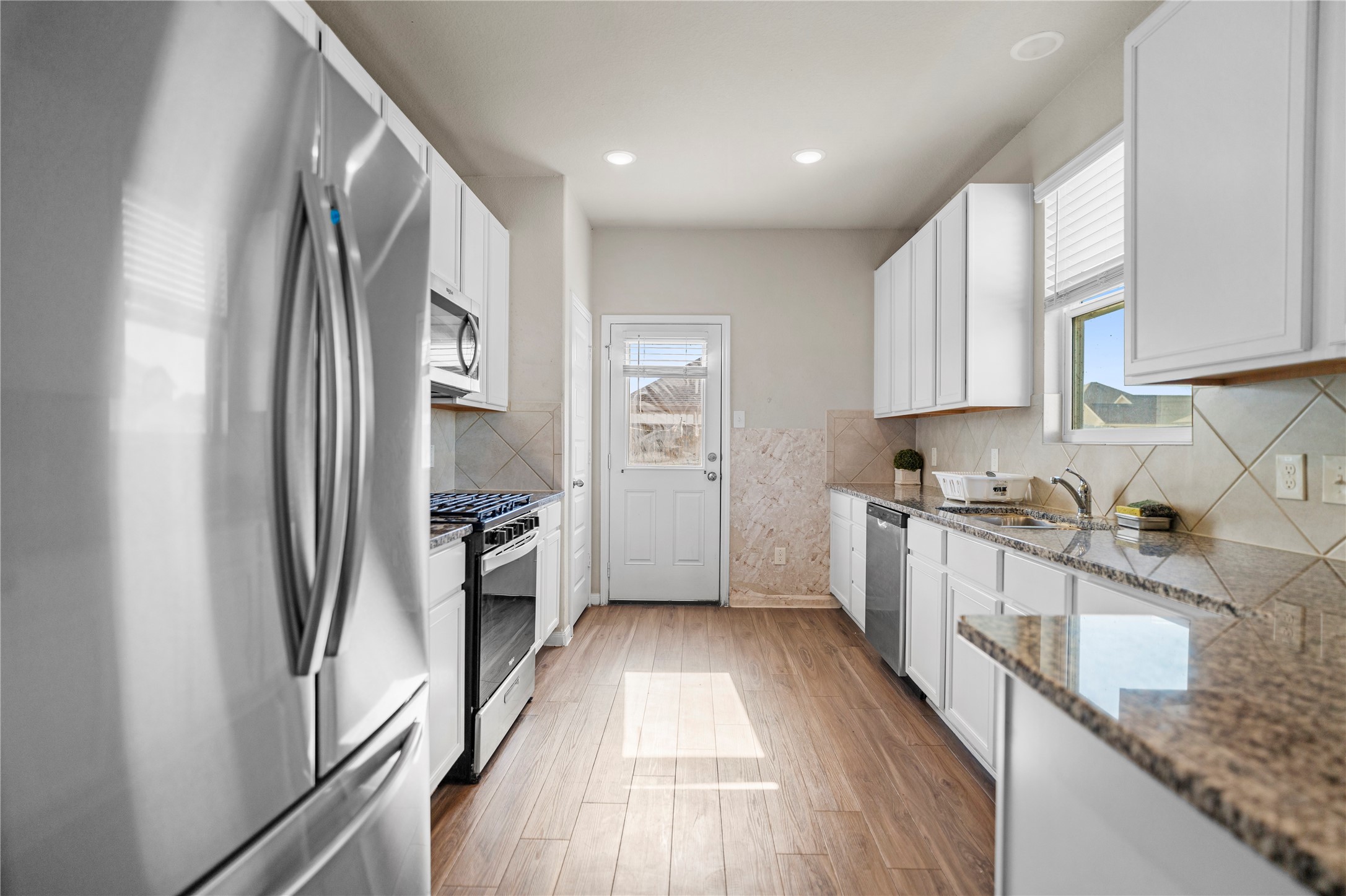 402 Moose Run Huntsville, TX 77320 - Photo 7 of 33