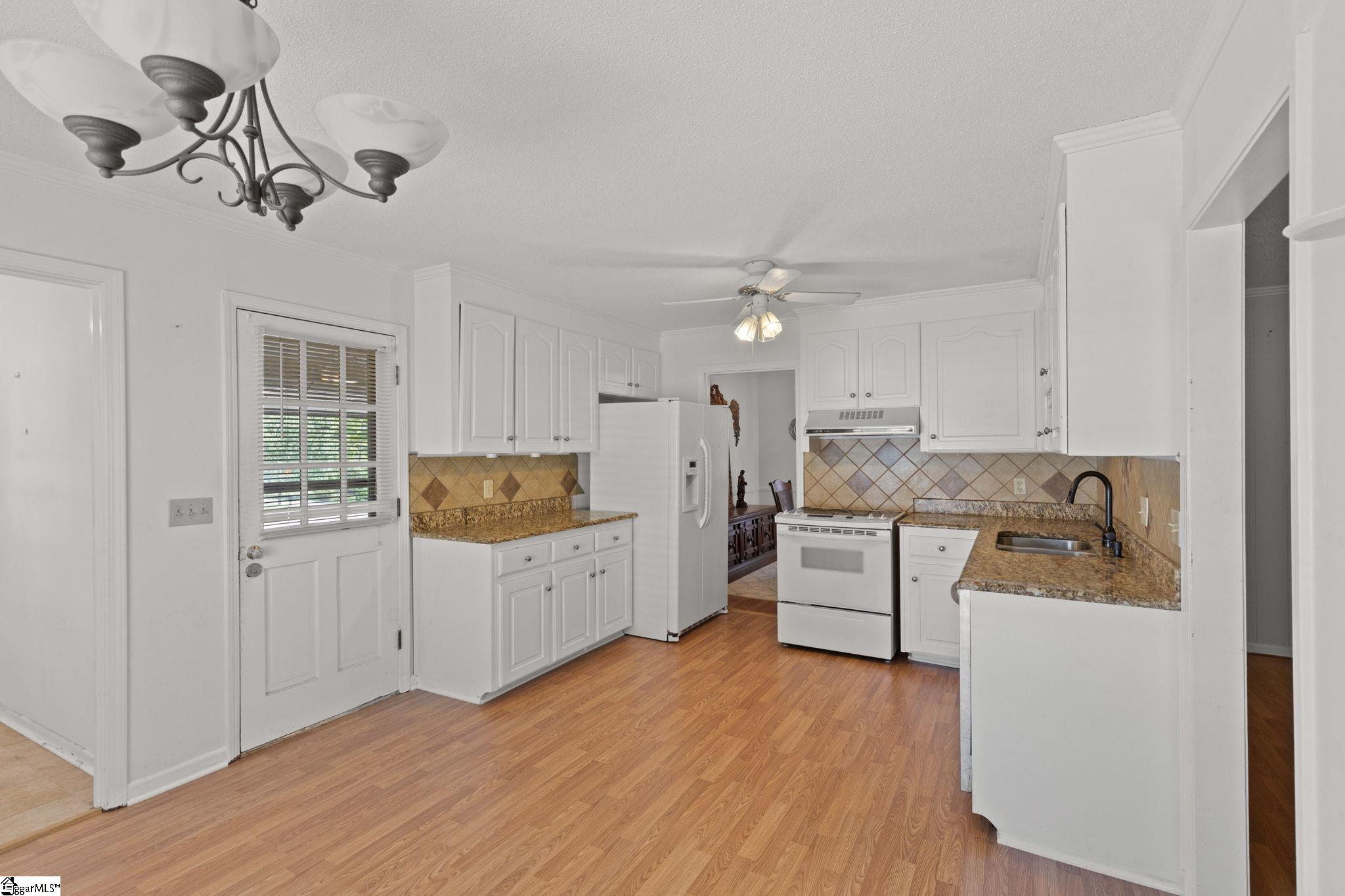 37 Wrenn Road Taylors, SC 29687 - Photo 6 of 30