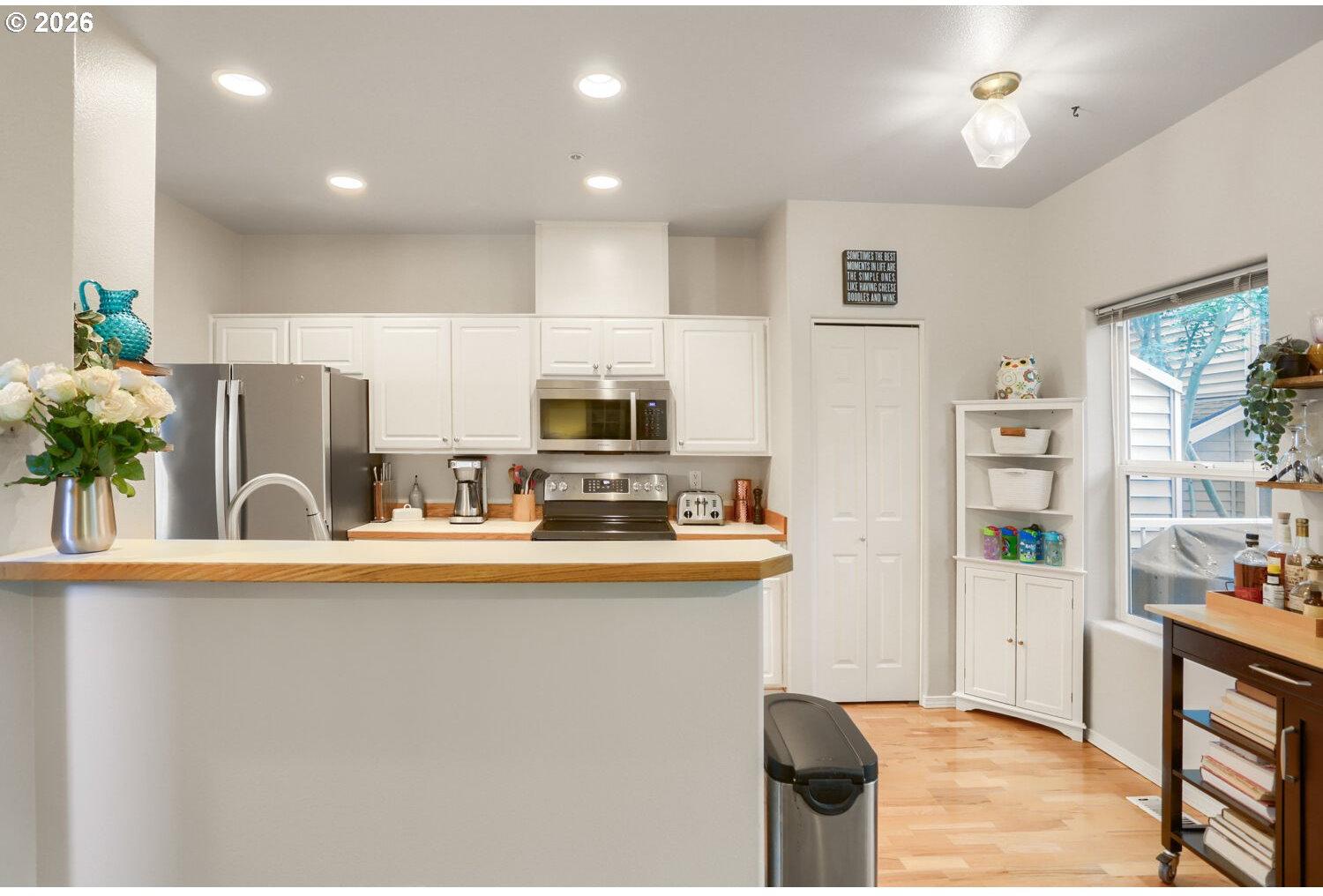 14184 Southwest Barrows Road, Unit 84 Tigard, OR 97223 - Photo 11 of 29 Kitchen