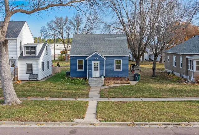 $47,500 | 912 Rowland Street, Tracy, MN 56175