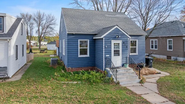 $47,500 | 912 Rowland Street, Tracy, MN 56175