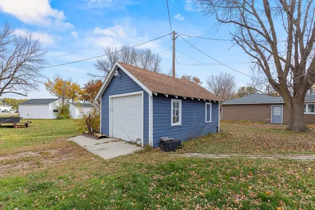 $47,500 | 912 Rowland Street, Tracy, MN 56175