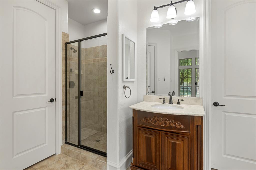 11292 Berkeley Hall Lane Frisco, TX 75033 - Photo 17 of 33