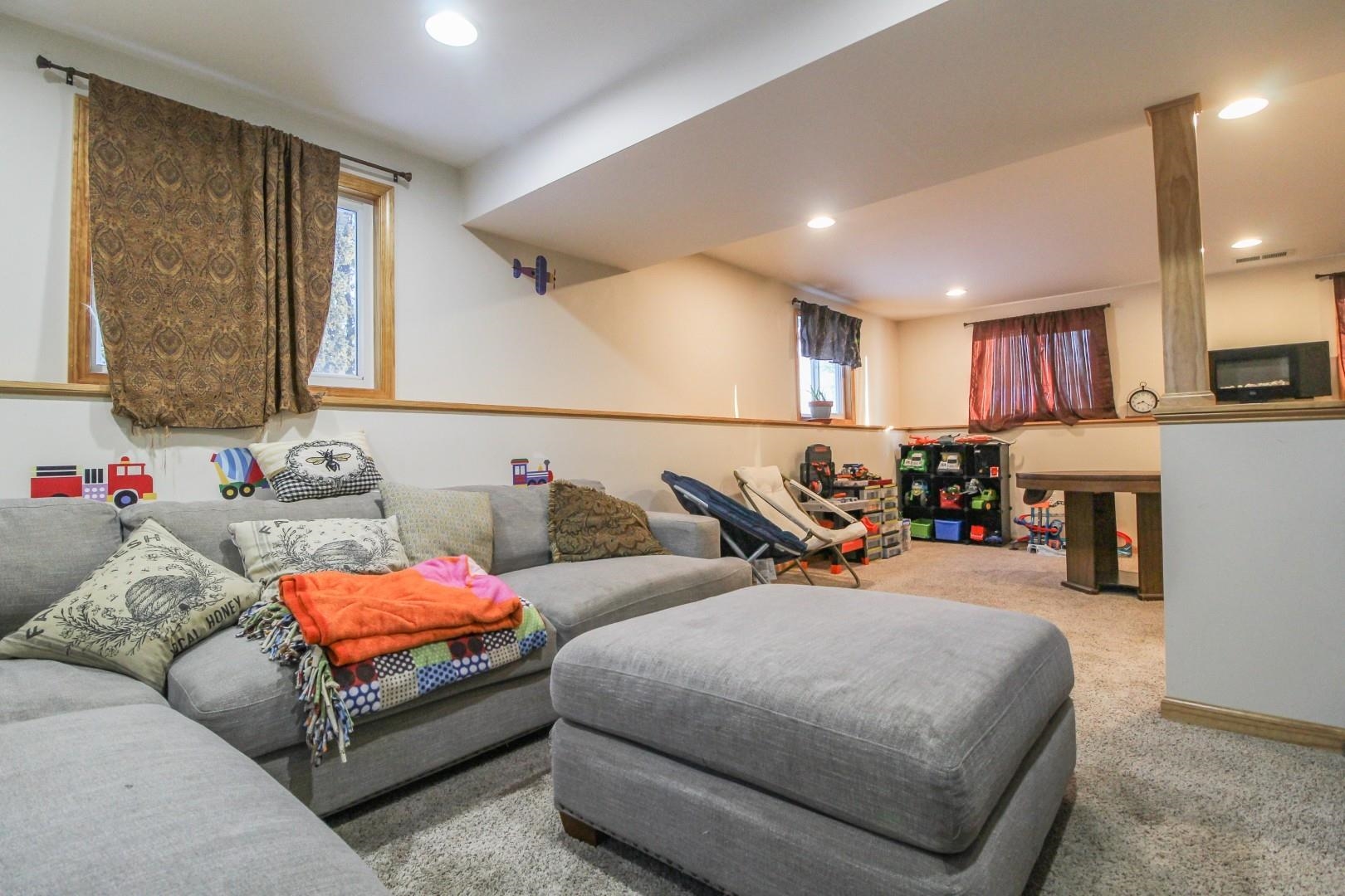 218 Sullivan Street Cambridge, WI 53523 - Photo 23 of 48