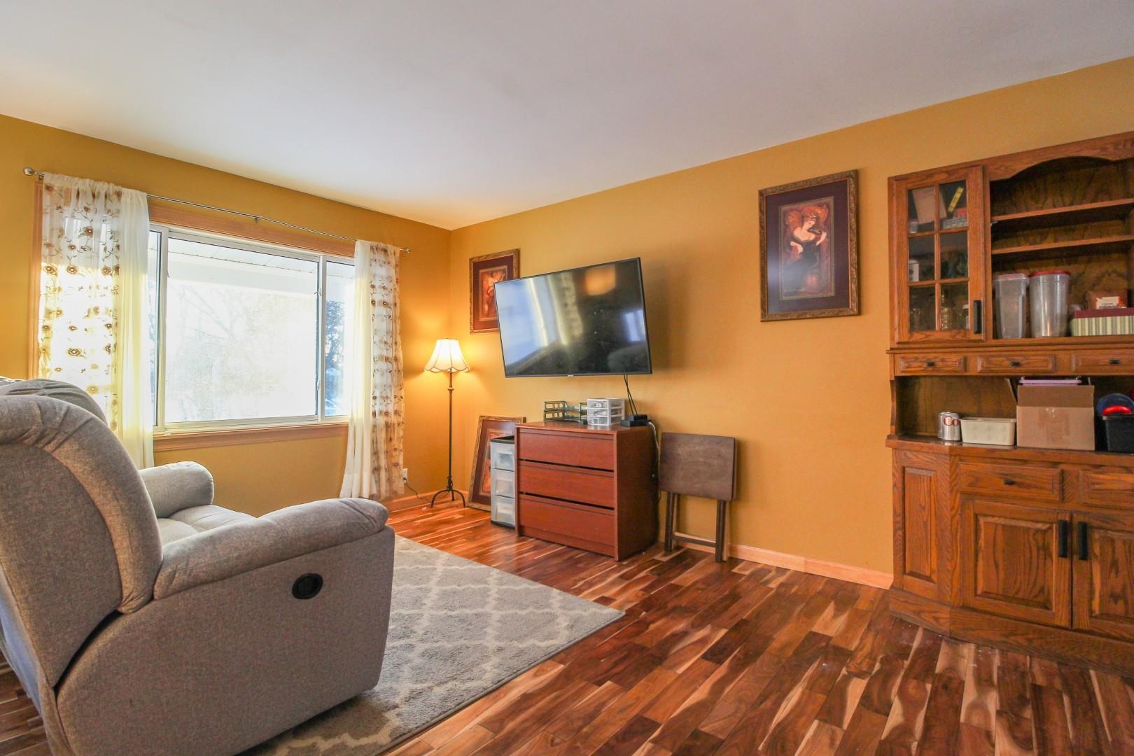 218 Sullivan Street Cambridge, WI 53523 - Photo 4 of 48