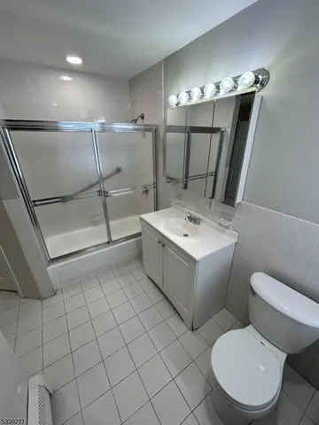 $1,700 | 111 Anderson Avenue, Unit 5, Fairview, NJ 07022