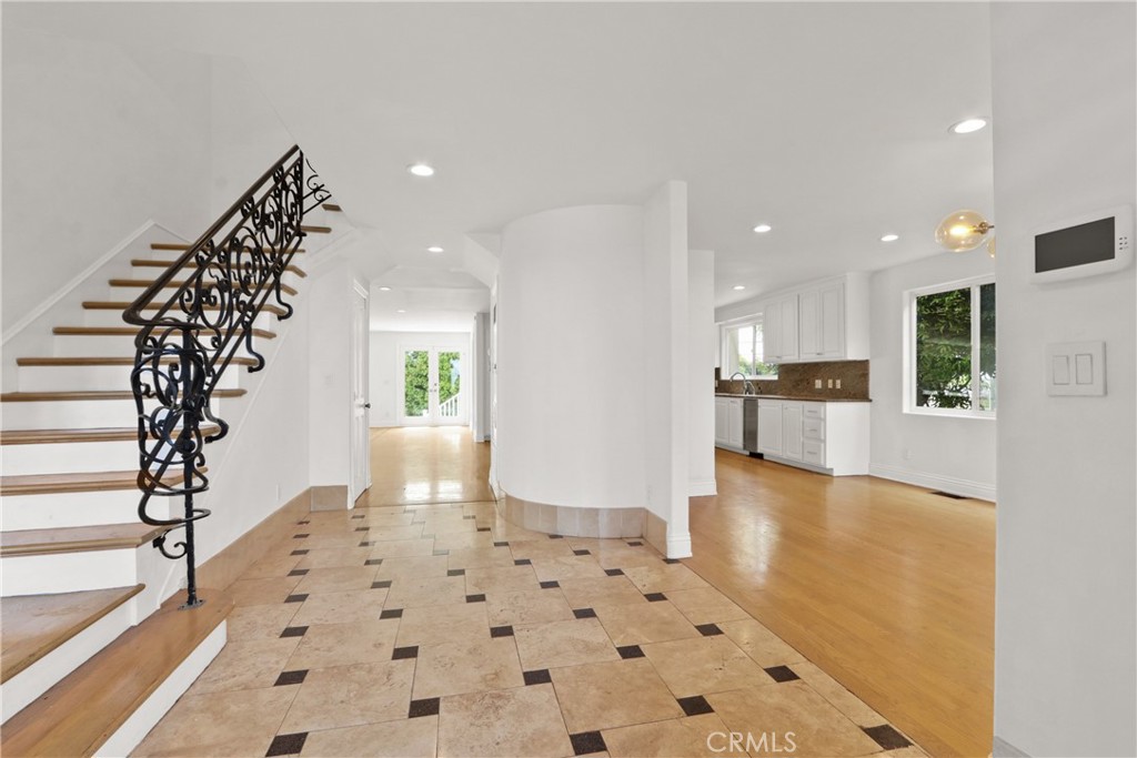 7908 West 81st Street Playa del Rey, CA 90293 - Photo 4 of 44