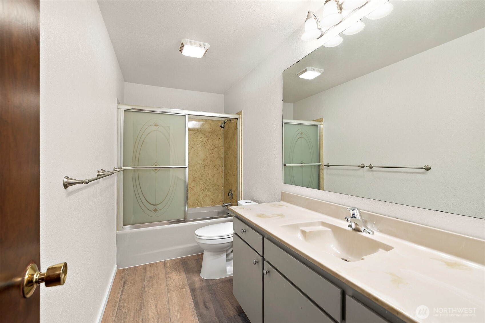 2516 Rockefeller Avenue, Unit A B Everett, WA 98201 - Photo 13 of 37