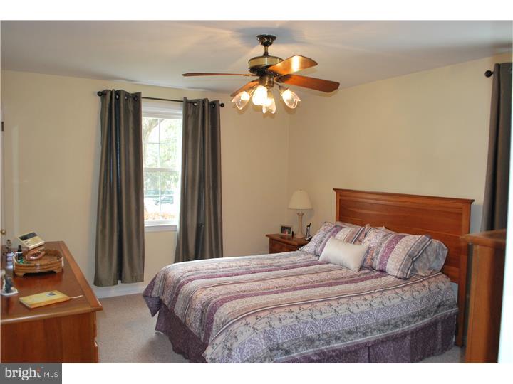 327 Kent Road Springfield, PA 19064 - Photo 12 of 25 Bedroom - Main