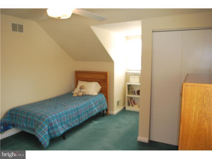 327 Kent Road Springfield, PA 19064 - Photo 17 of 25 Bedroom 4