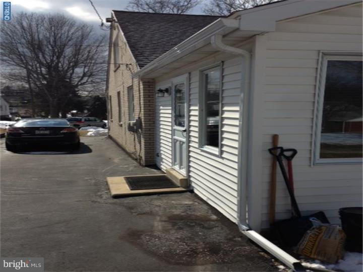 327 Kent Road Springfield, PA 19064 - Photo 24 of 25 Exterior Side