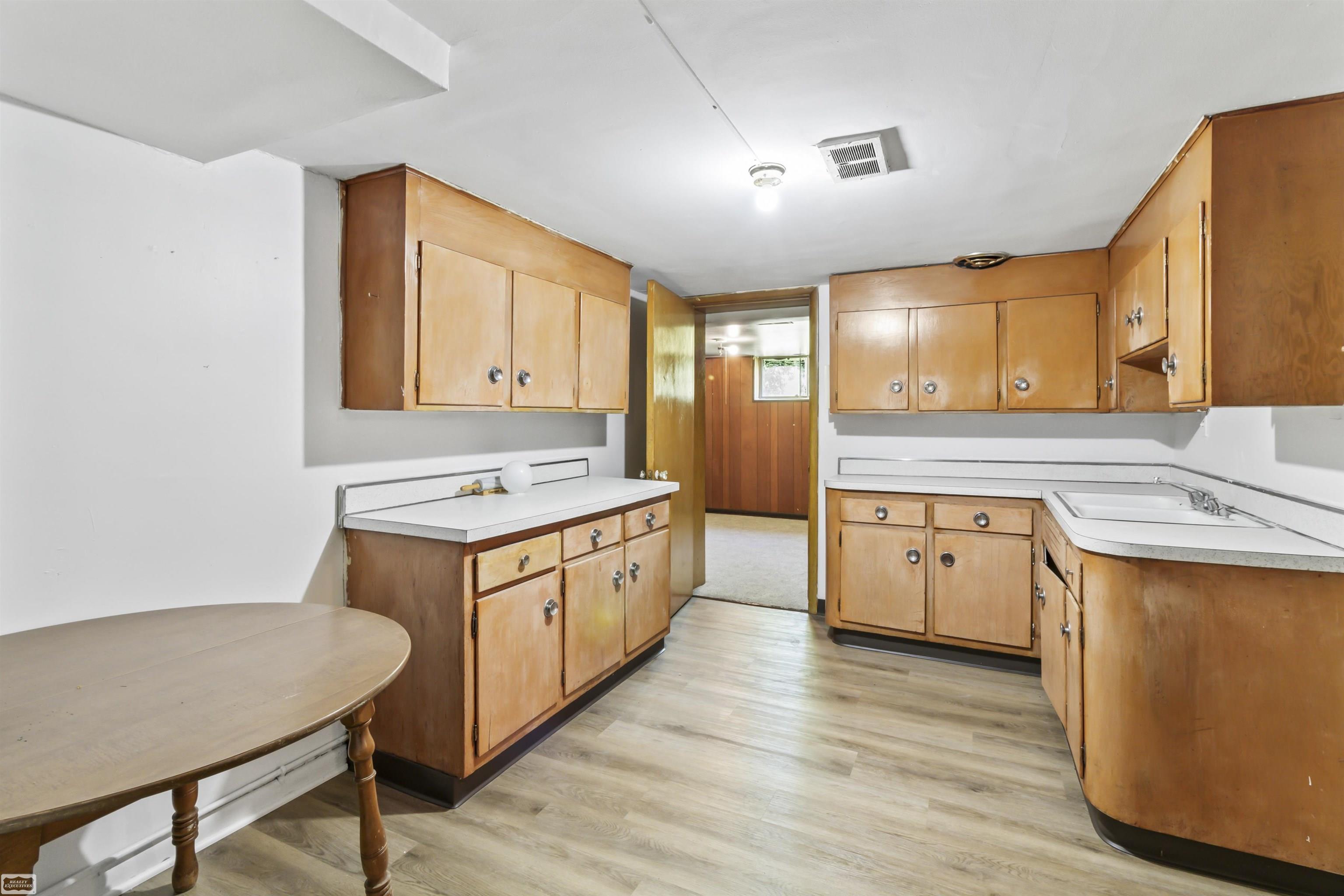 42910 Utica Road Sterling Heights, MI 48314 - Photo 19 of 32 50176117-D2DCAD0D-A526-4243-B3F9-BF399ACC3C4E.JPG