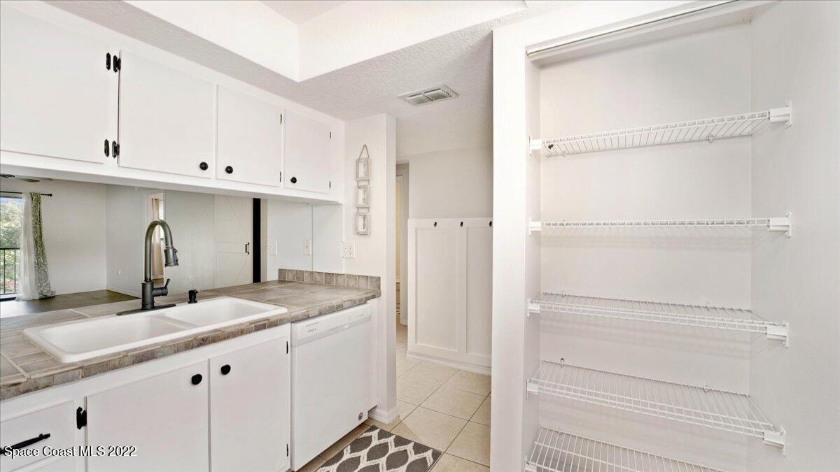 1720 Murrell Road, Unit 215 Rockledge, FL 32955 - Photo 11 of 19 10-DSC05980