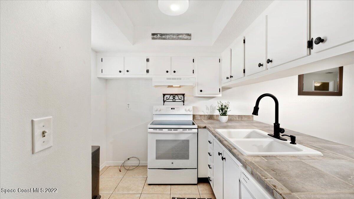 1720 Murrell Road, Unit 215 Rockledge, FL 32955 - Photo 9 of 19 09-DSC05972