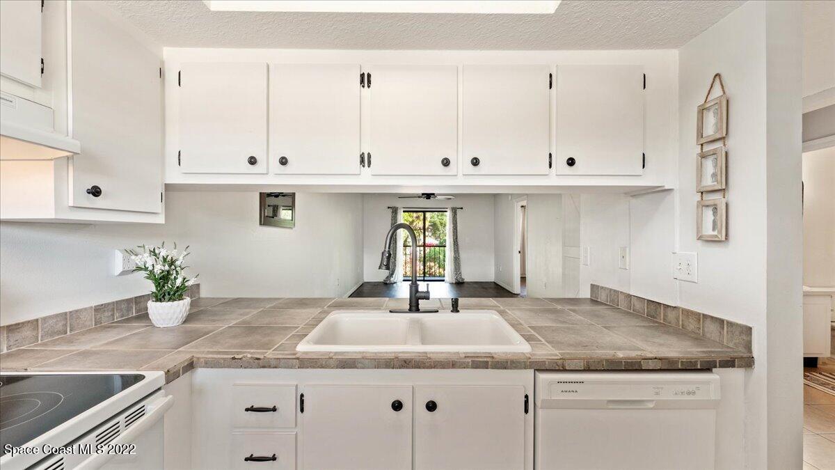 1720 Murrell Road, Unit 215 Rockledge, FL 32955 - Photo 10 of 19 11-DSC05986