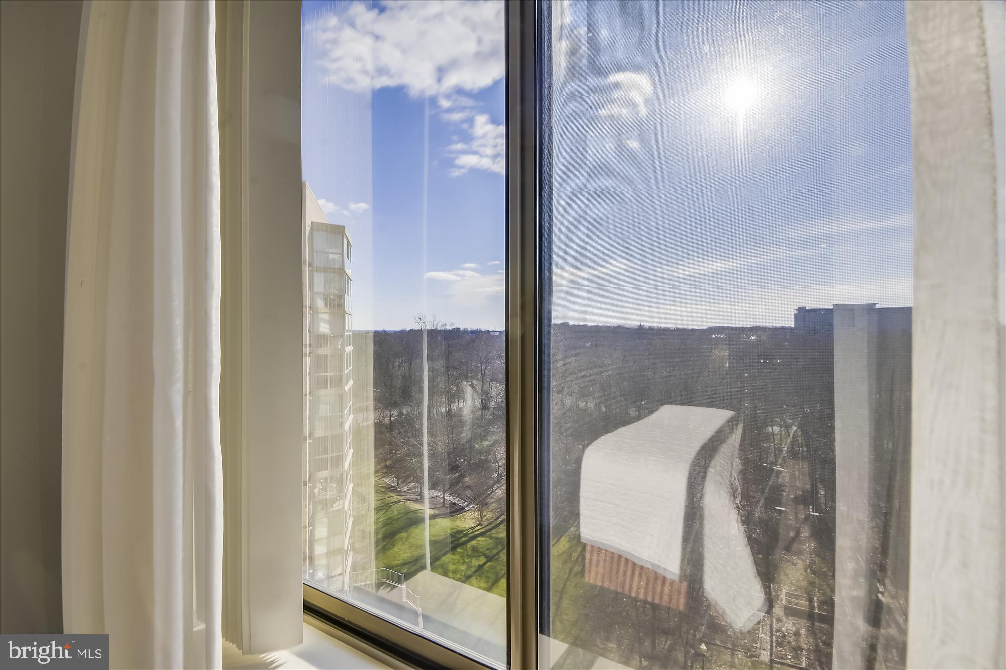 19385 Cypress Ridge Terrace, Unit 920 Leesburg, VA 20176 - Photo 15 of 42 a bathroom with a shower