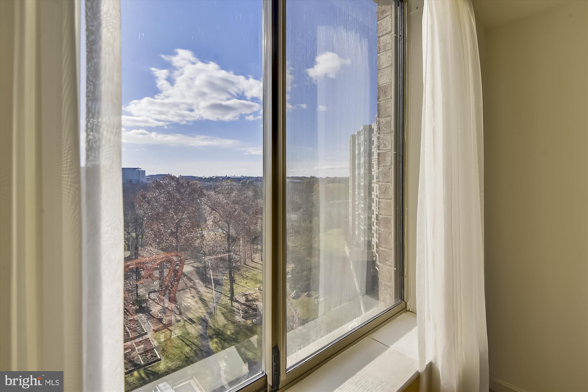 19385 Cypress Ridge Terrace, Unit 920 Leesburg, VA 20176 - Photo 19 of 42 a view of a bathroom from a bathroom