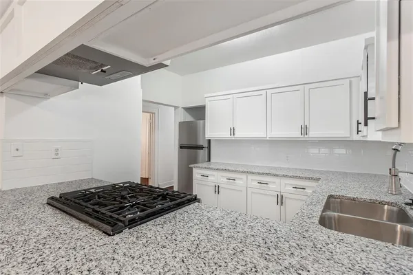 $1,950 | 5708 Live Oak Street, Dallas, TX 75206