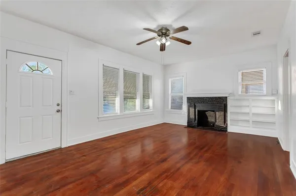 $1,950 | 5708 Live Oak Street, Dallas, TX 75206