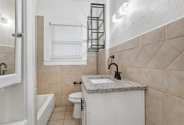 $1,950 | 5708 Live Oak Street, Dallas, TX 75206