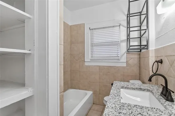 $1,950 | 5708 Live Oak Street, Dallas, TX 75206